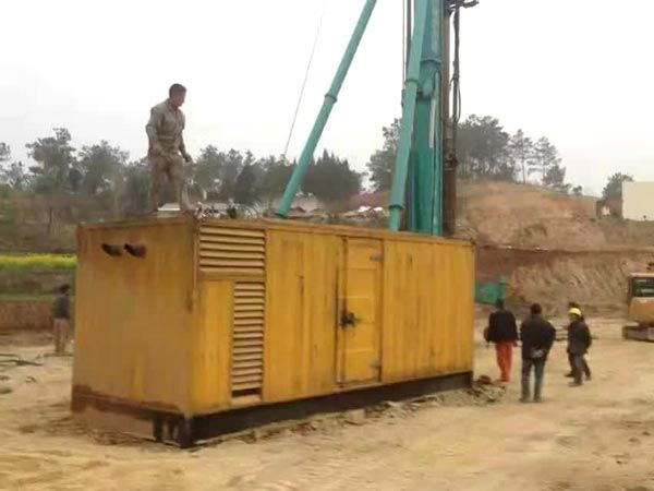 多宝镇如何判断水冷式机油散热器密封件是否需要更换？