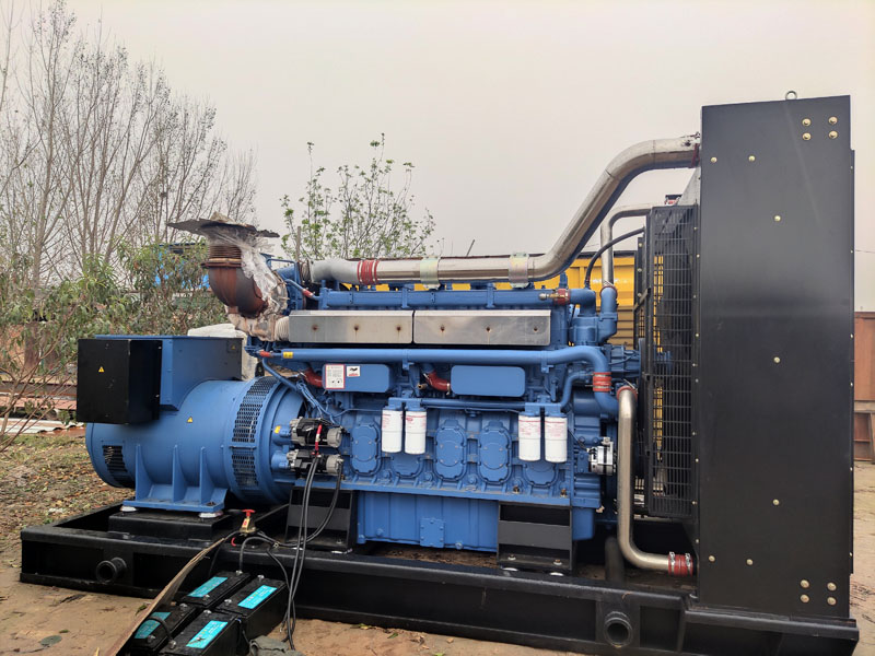 多宝镇柴油发电机组更换机油时，应遵循哪些步骤？